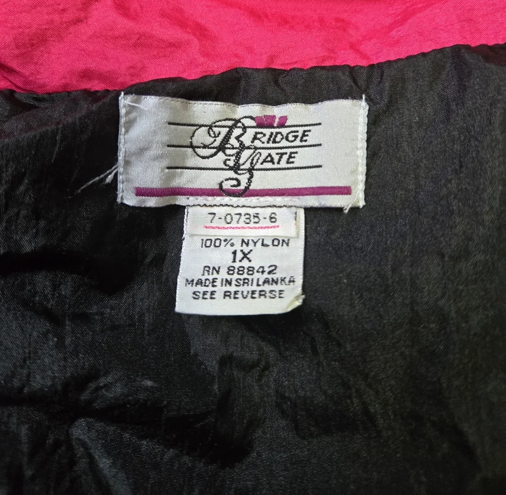 Vintage 1990s Bridge Gate nylon windbreaker jacker
